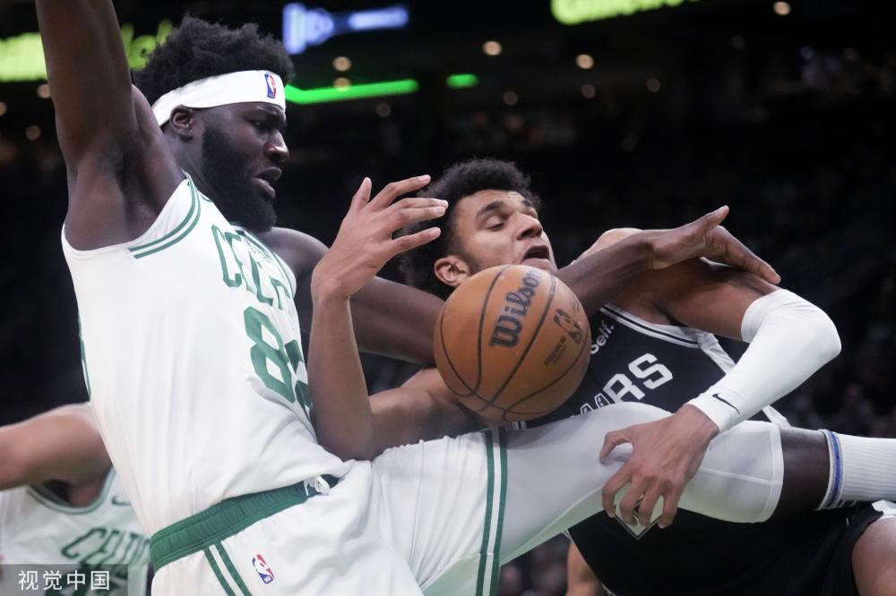 她被迫怀疑 她被迫怀疑